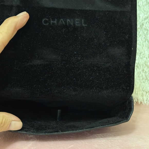 CHANEL label Quilted Black Leather Eyeglass Sunglass Case. Unsure of auth. - Picture 5 of 10
